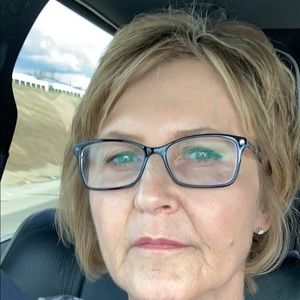 Meet your Posher, Shellie